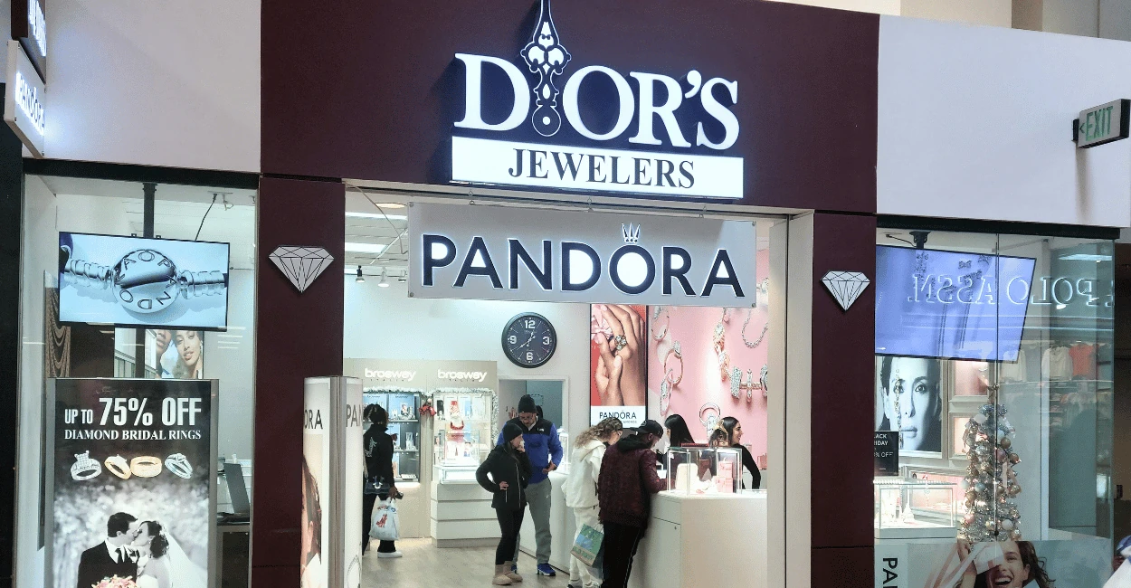 Dior's Collection at Dior's Jewelery in Sugarloaf Mall in Georgia USA