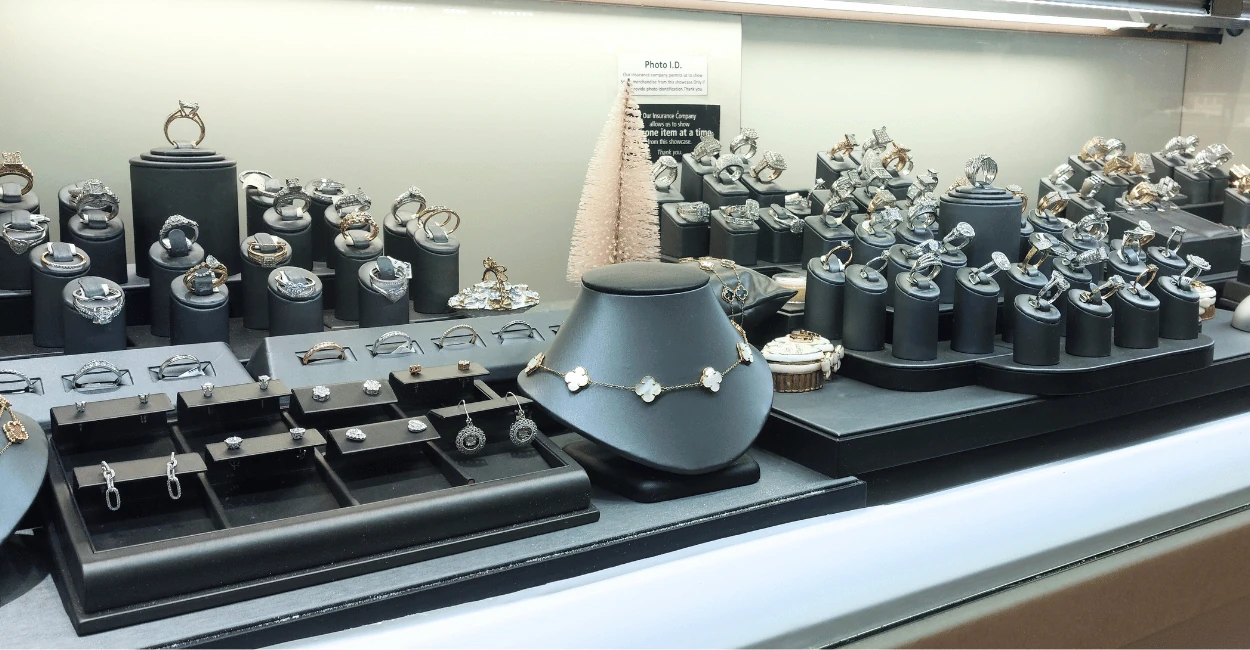 Dior's Collection at Dior's Jewelery in Sugarloaf Mall in Georgia USA