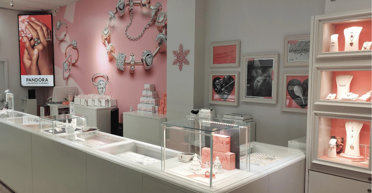 Dior's Collection at Dior's Jewelery in Sugarloaf Mall in Georgia USA